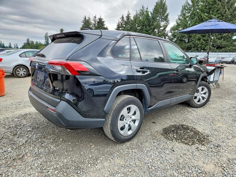 2023 TOYOTA RAV4 LE 3