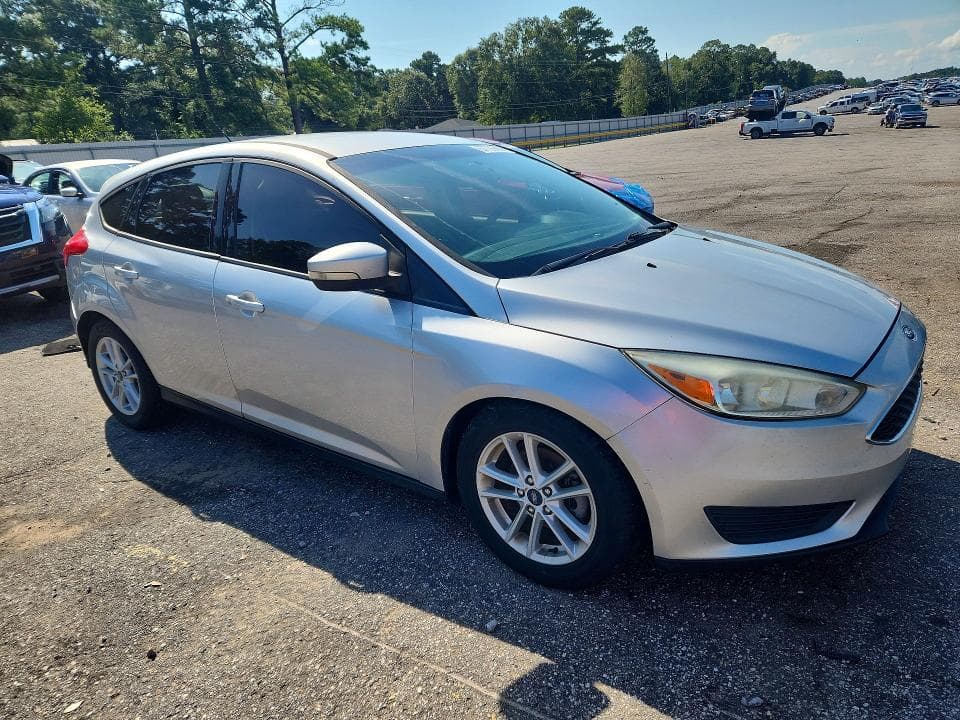 2017 FORD FOCUS SE 4