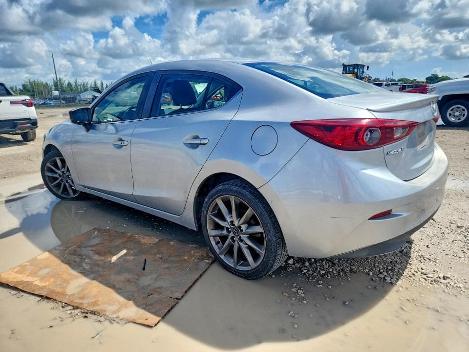 2018 MAZDA 3 TOURING 2