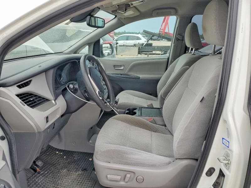 2020 TOYOTA SIENNA LE 7