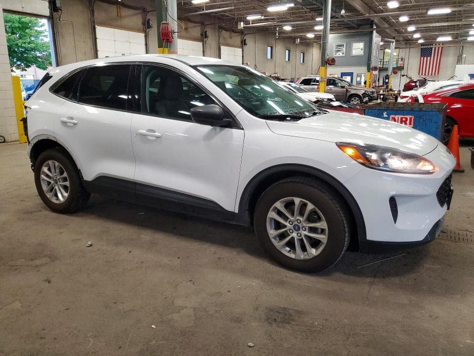 2022 FORD ESCAPE SE 4