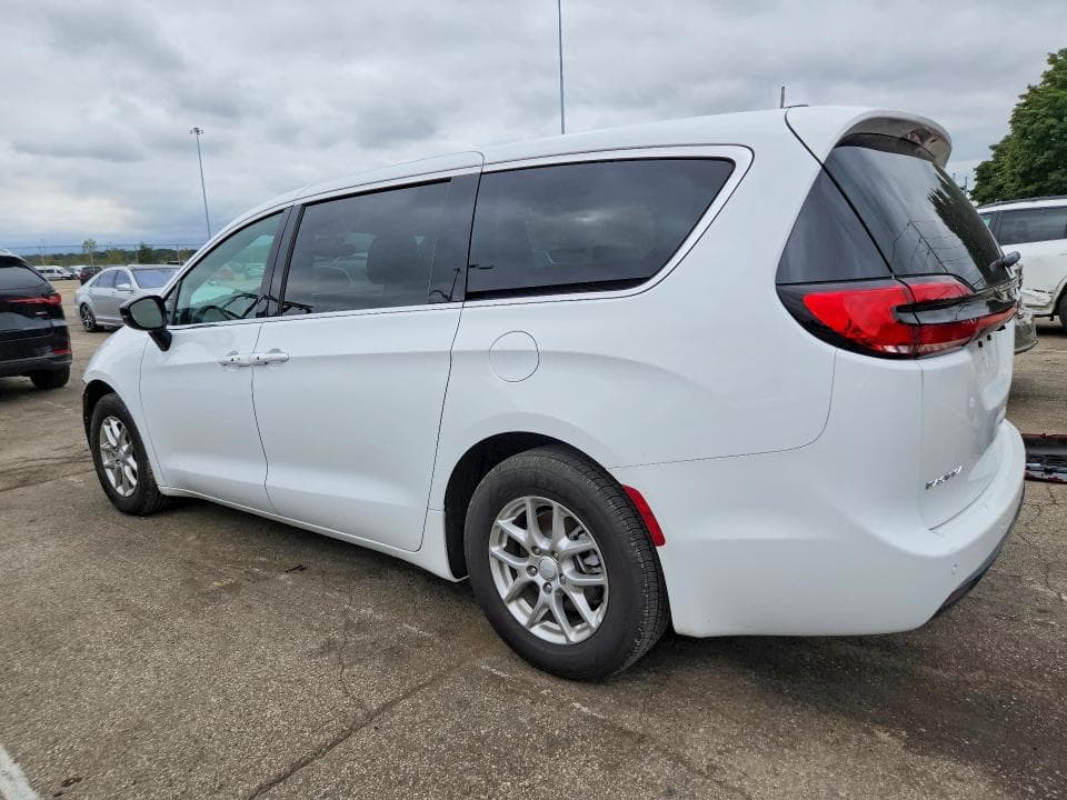 2027 CHRYSLER PACIFICA SELECT 2