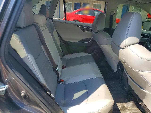 2019 TOYOTA RAV4 LIMITED 11