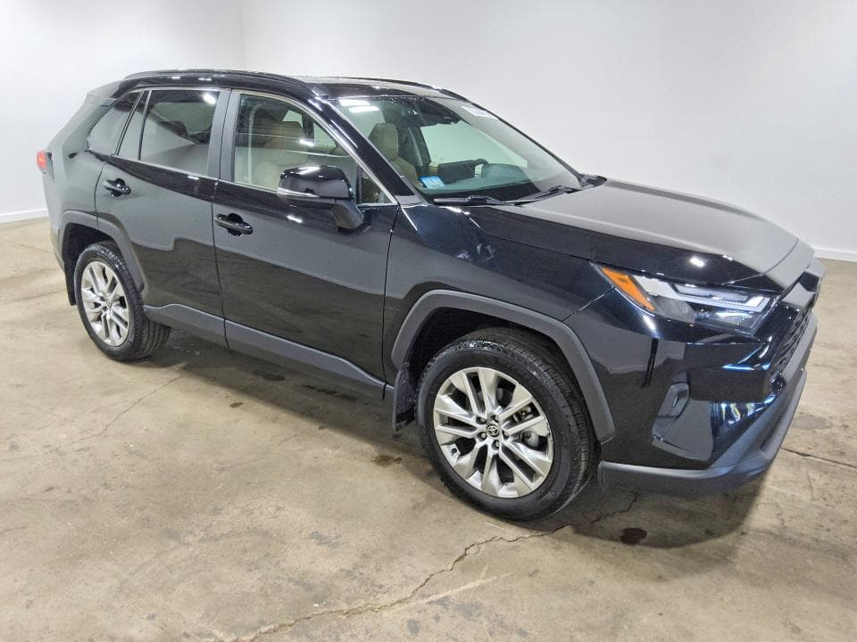 2025 TOYOTA RAV4 XLE PREMIUM 4