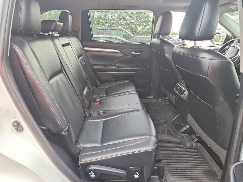 2019 TOYOTA HIGHLANDER XLE 10