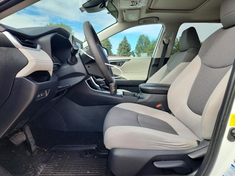 2019 TOYOTA RAV4 XLE 7