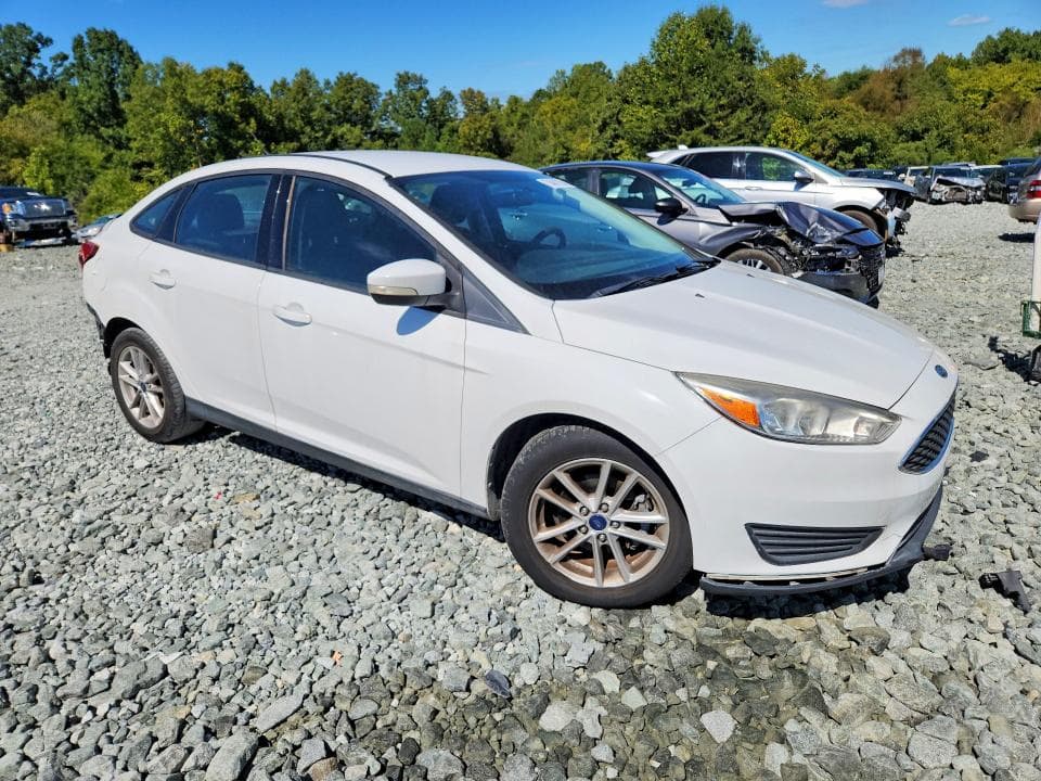 2017 FORD FOCUS SE 4
