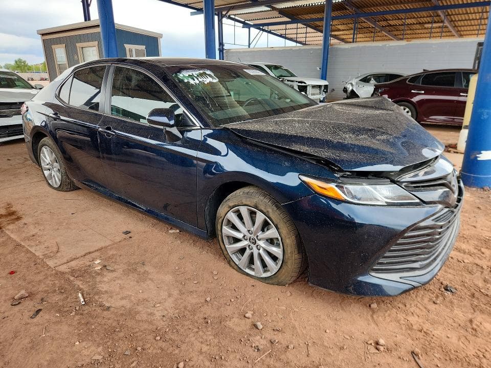 2018 TOYOTA CAMRY LE 4