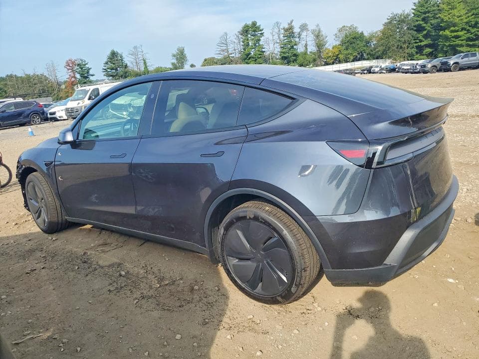2026 TESLA MODEL Y 2