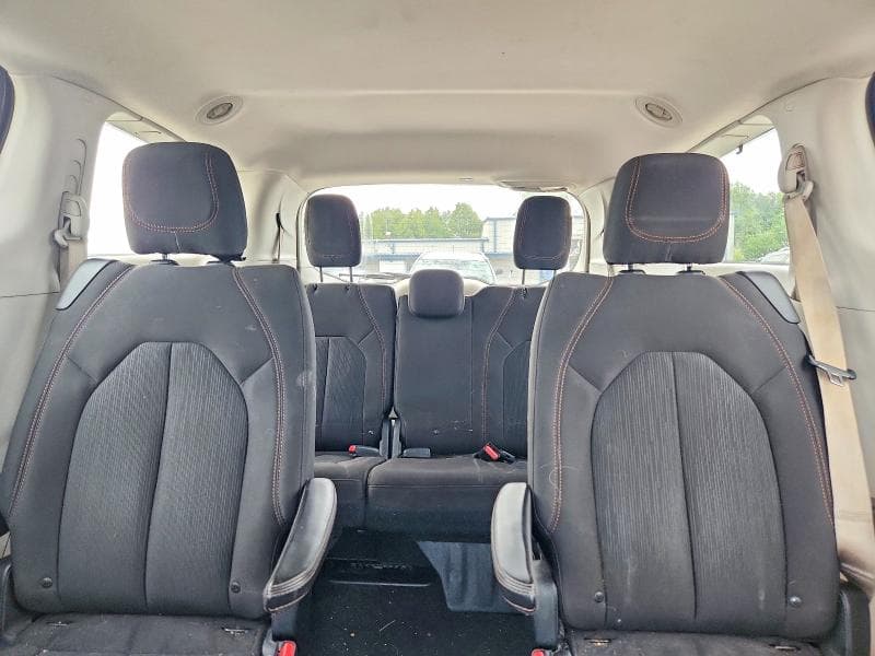 2017 CHRYSLER PACIFICA LX 10