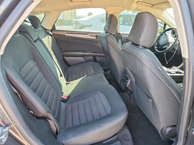 2020 FORD FUSION SE 10