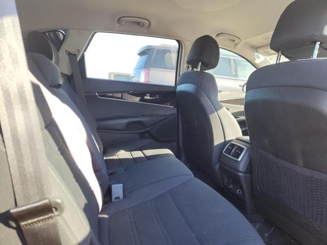 2017 KIA SORENTO LX 11