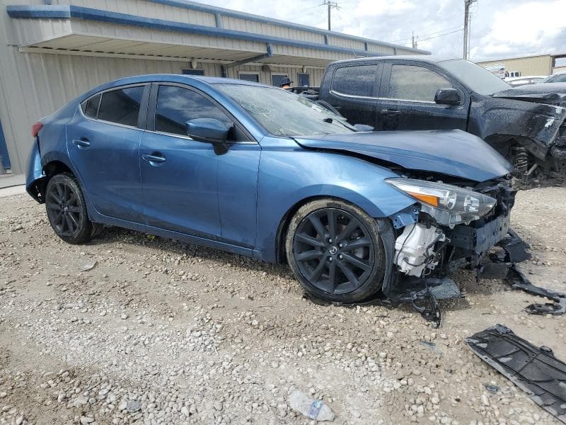 2018 MAZDA 3 TOURING 4
