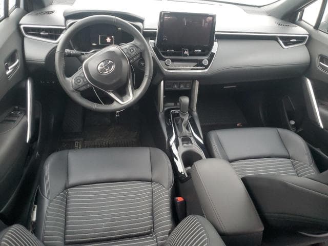 2024 TOYOTA COROLLA CROSS SE 8