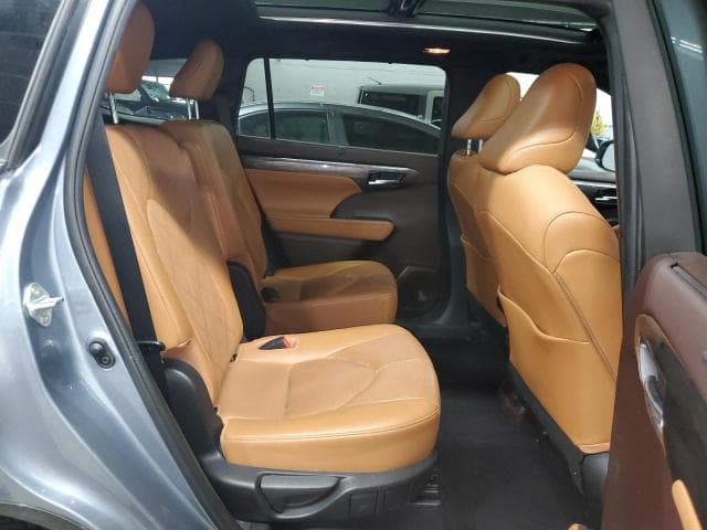 2020 TOYOTA HIGHLANDER PLATINUM 11