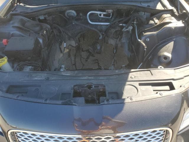 2019 CHRYSLER 300 LIMITED 11