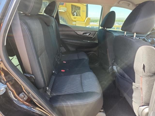 2017 NISSAN ROGUE 10