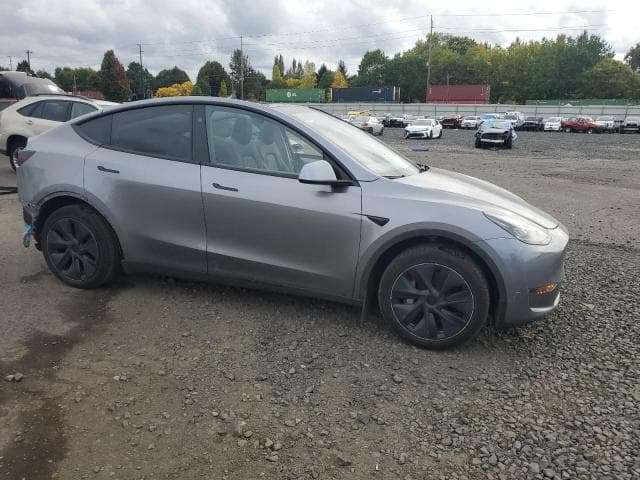 2024 TESLA MODEL Y 4
