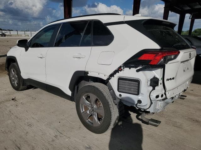 2024 TOYOTA RAV4 XLE 2