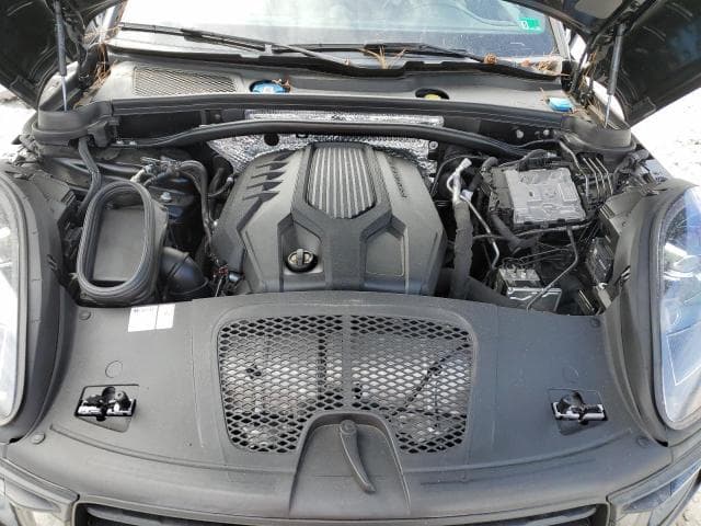 2024 PORSCHE MACAN BASE 12