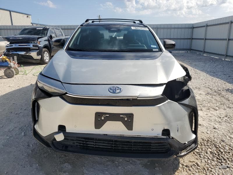 2024 TOYOTA BZ4X XLE 5