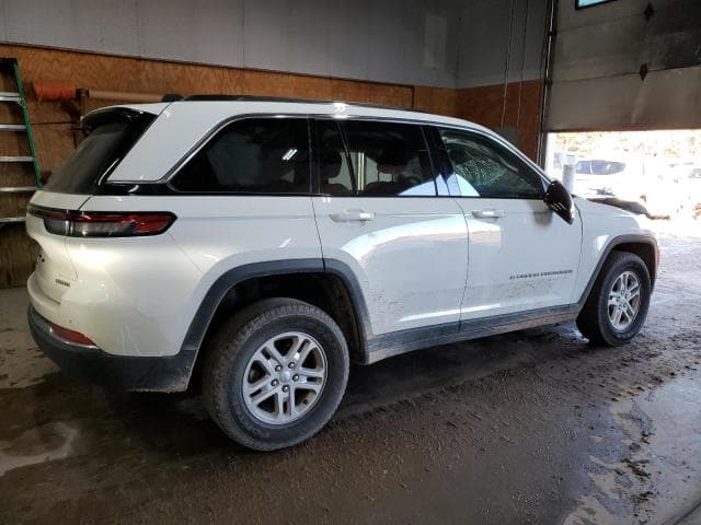 2022 JEEP GRAND CHEROKEE LAREDO 3