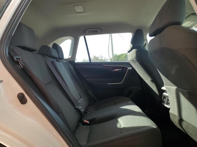 2024 TOYOTA RAV4 XLE 11