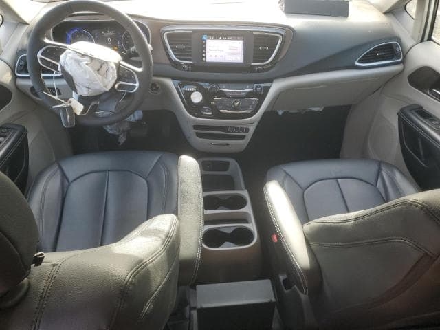 2022 CHRYSLER VOYAGER LX 8