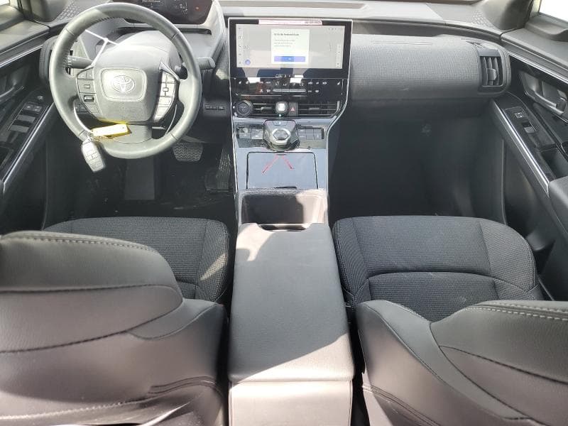 2024 TOYOTA BZ4X XLE 8