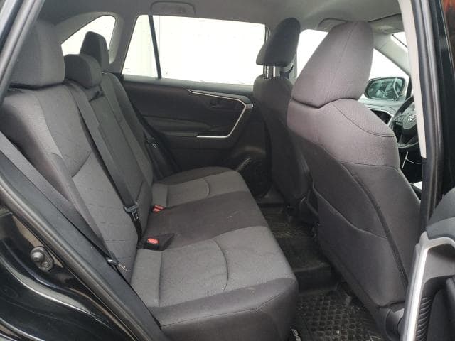 2019 TOYOTA RAV4 LE 11