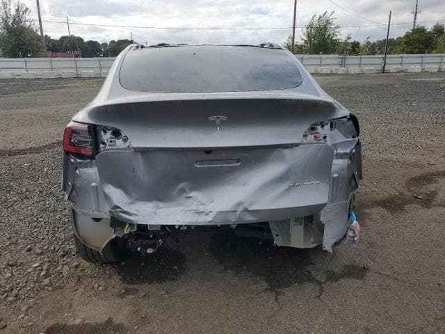 2024 TESLA MODEL Y 6