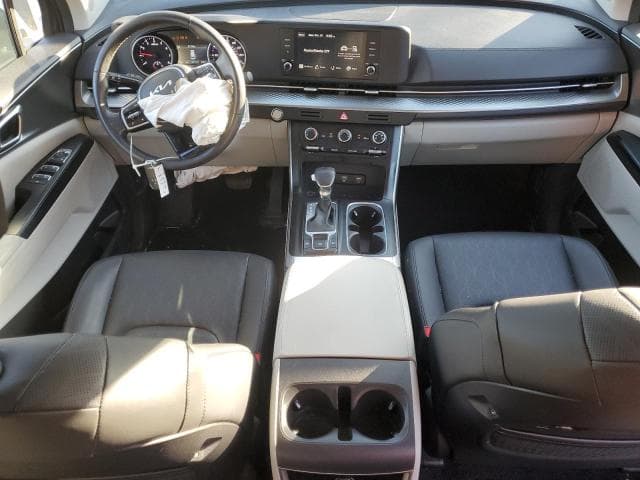 2024 KIA CARNIVAL LX 8