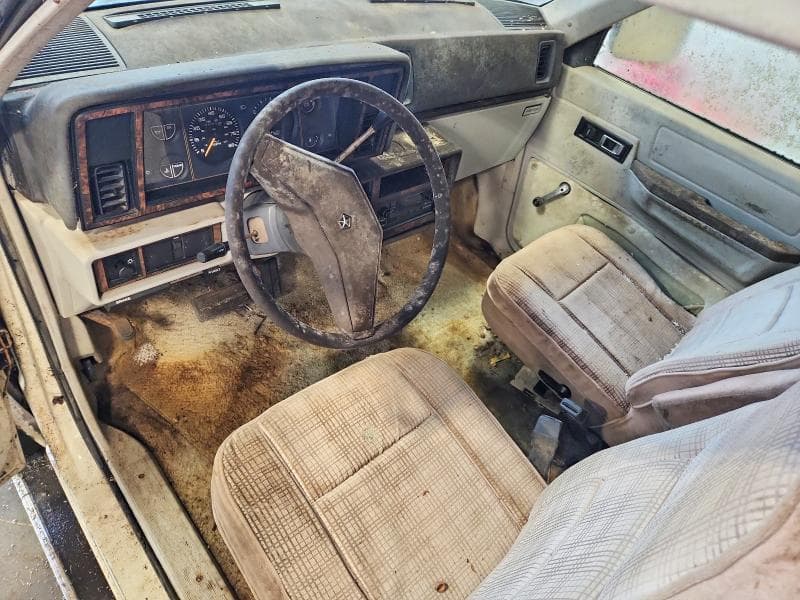 1986 DODGE MINI RAM 8