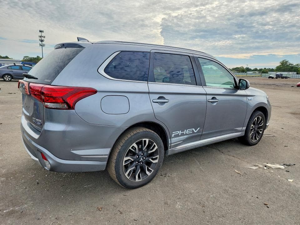2018 MITSUBISHI OUTLANDER SE 3