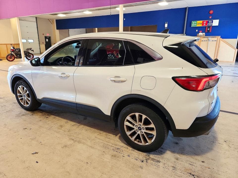 2022 FORD ESCAPE SE 2