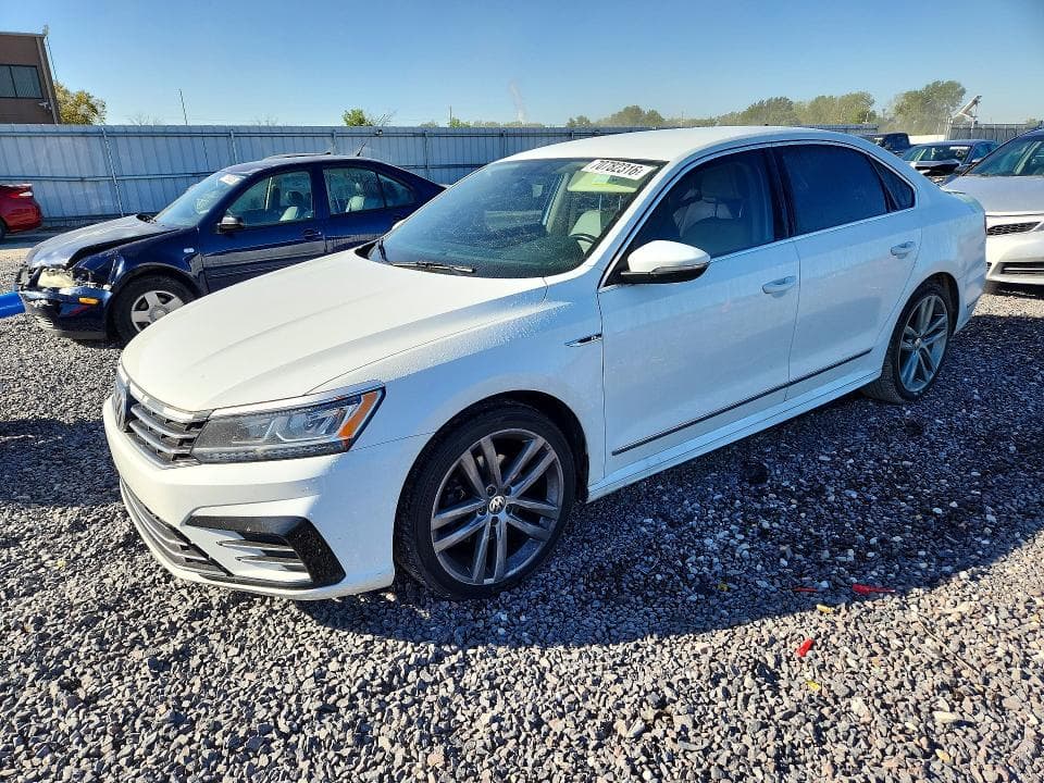 2017 VOLKSWAGEN PASSAT R-LINE