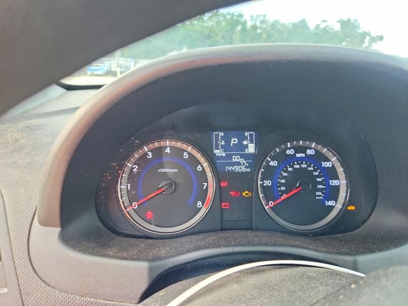 2017 HYUNDAI ACCENT SE 9