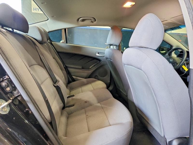 2018 KIA FORTE LX 10