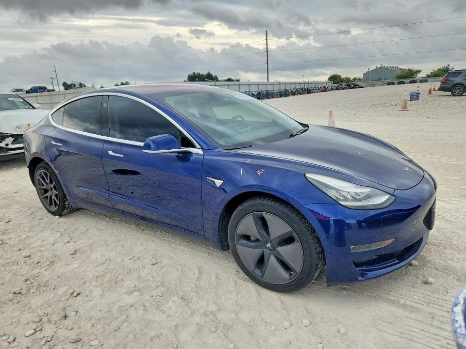 2018 TESLA MODEL 3 4