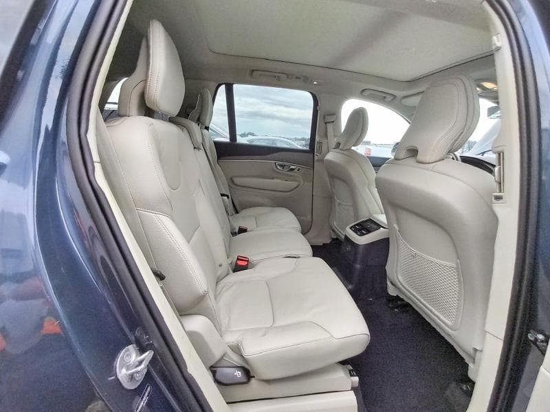 2025 VOLVO XC90 CORE 11