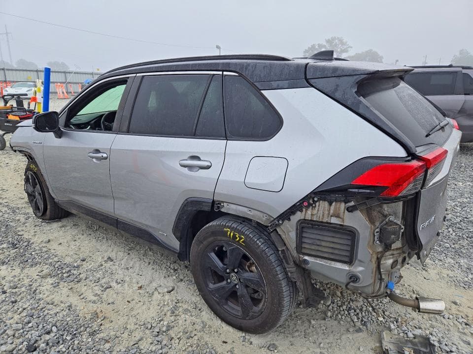 2020 TOYOTA RAV4 XSE 2