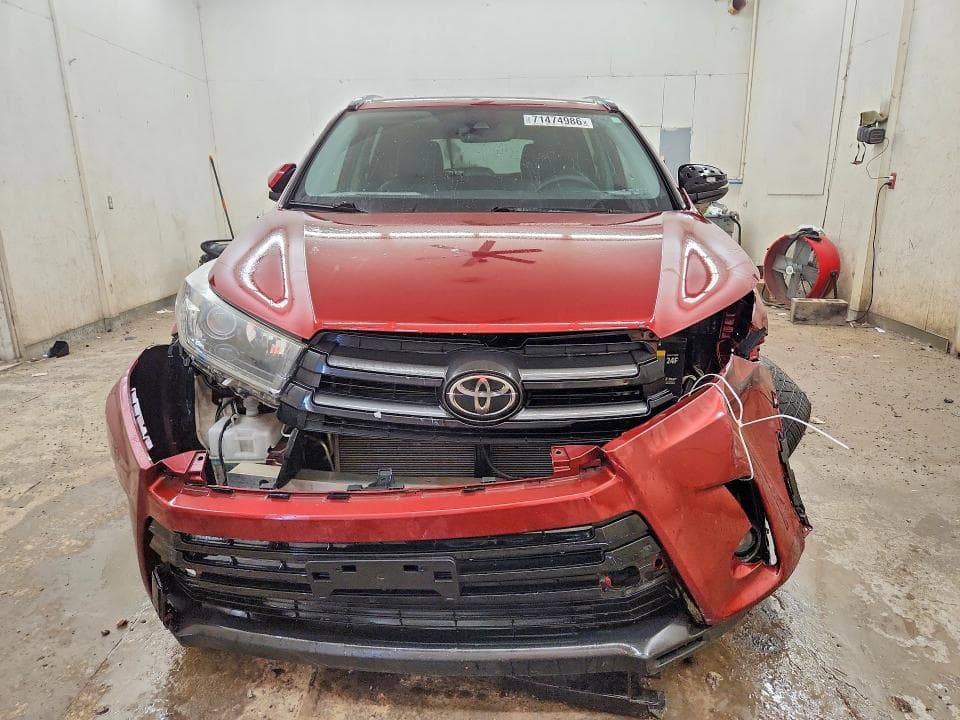2019 TOYOTA HIGHLANDER SE 5