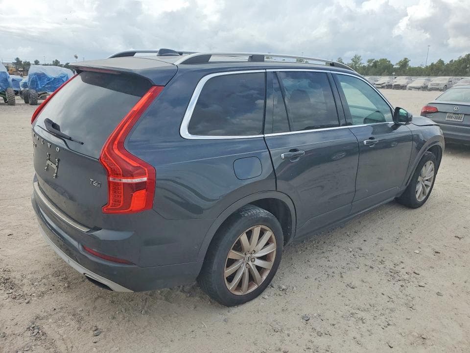 2017 VOLVO XC90 T6 3