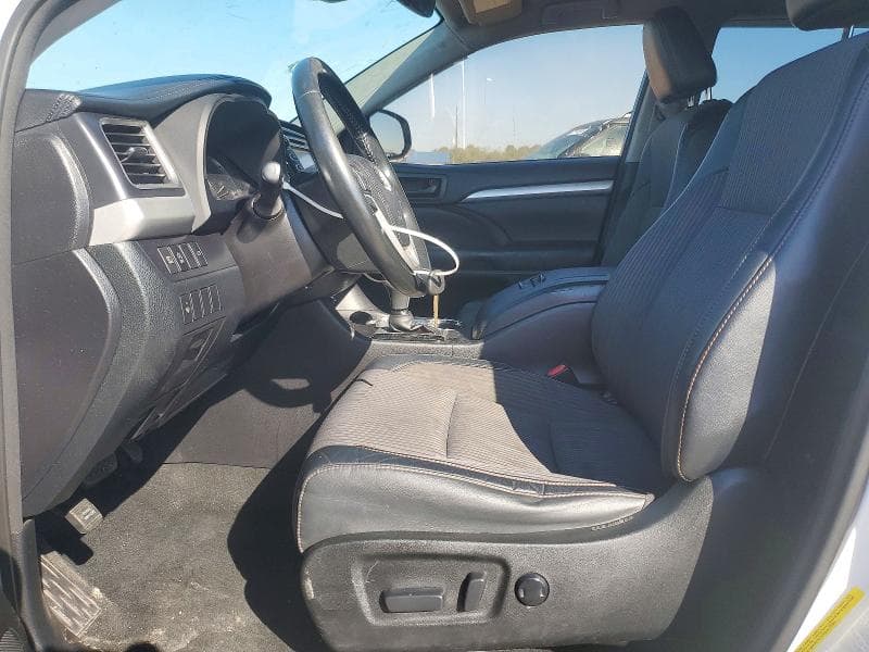 2017 TOYOTA HIGHLANDER LE PLUS 7