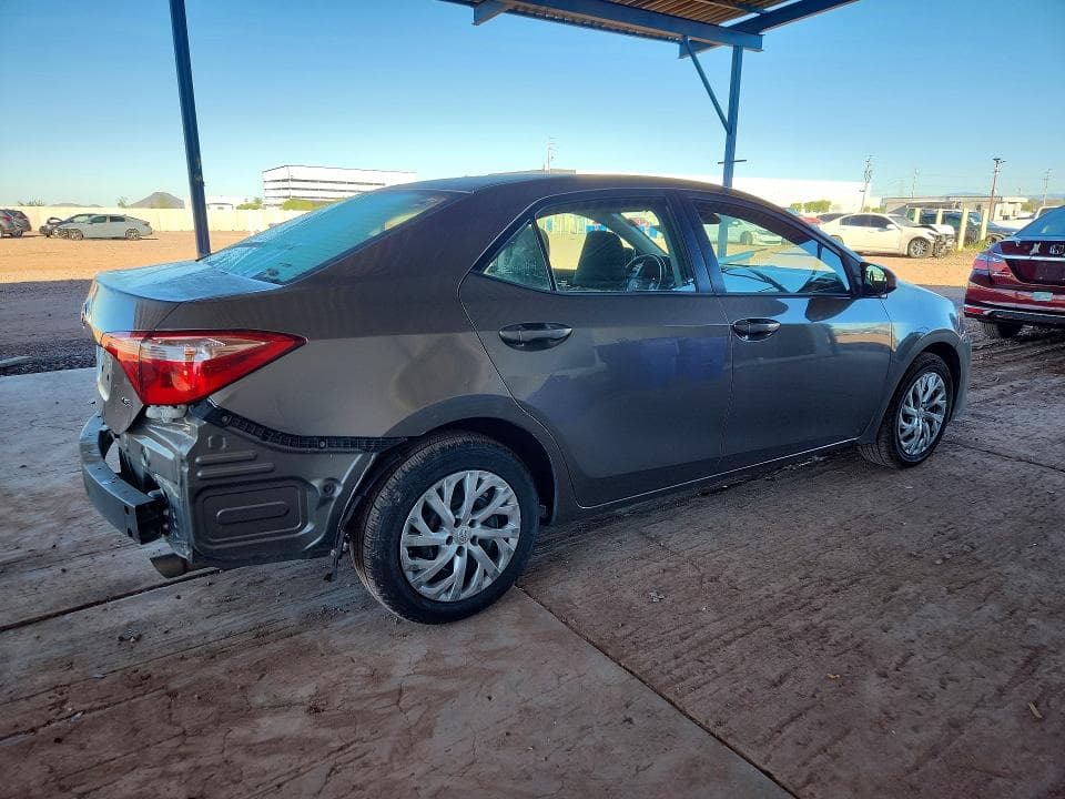 2018 TOYOTA COROLLA LE 3