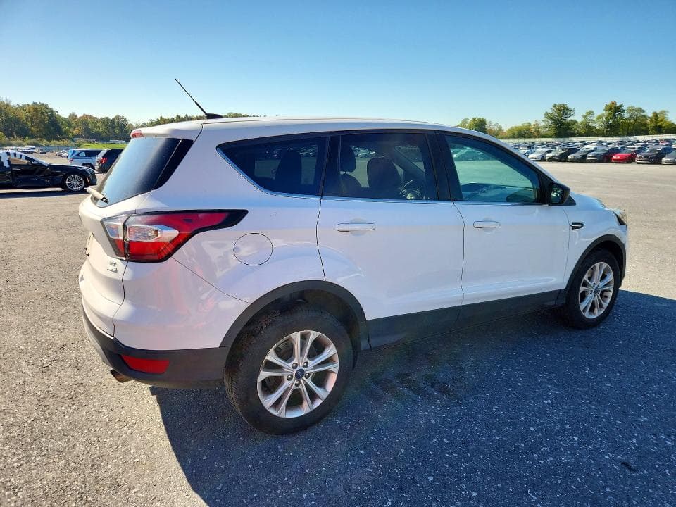 2017 FORD ESCAPE SE 3