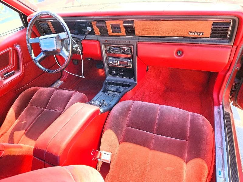 1983 FORD THUNDERBIRD 8