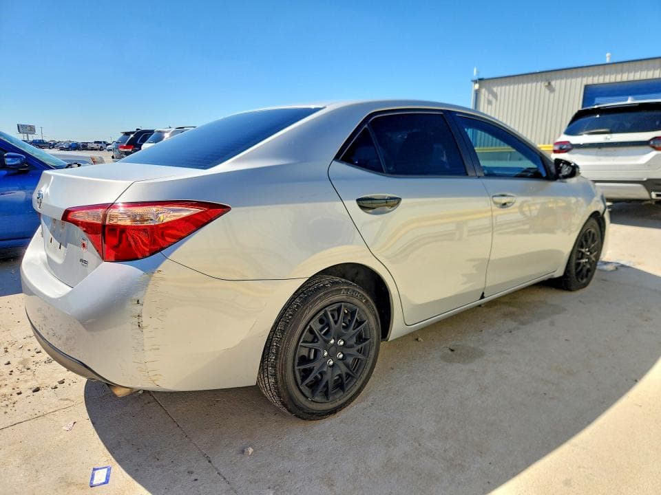 2018 TOYOTA COROLLA LE 3