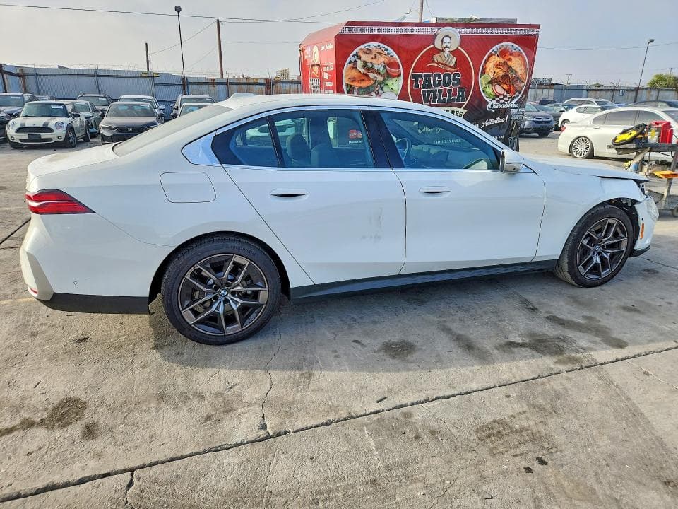 2027 BMW 530 I 3
