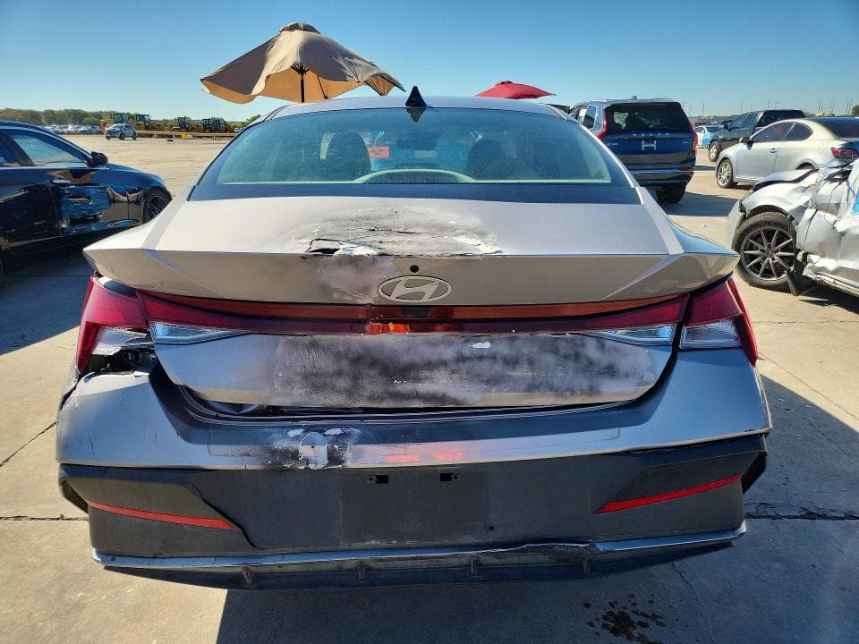 2025 HYUNDAI ELANTRA SE 6